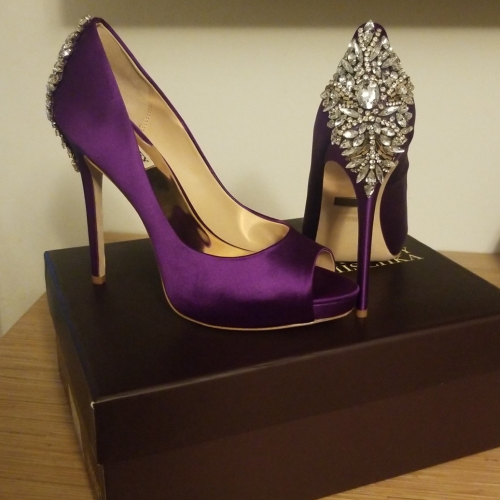 Brand New Purple Satin Badgley Mischka heels